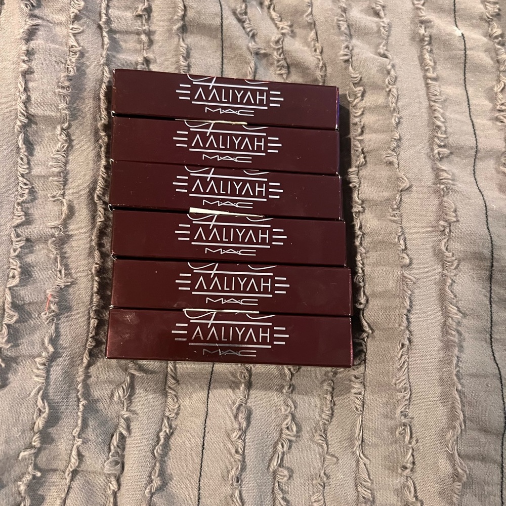 M.A.C. Makeup Aliyah Collection - Picture 12 of 15